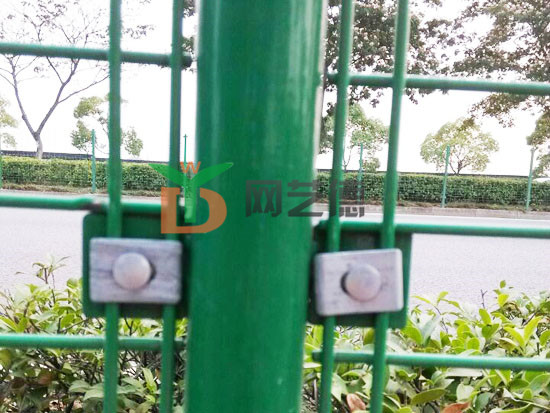 雙邊絲護(hù)欄